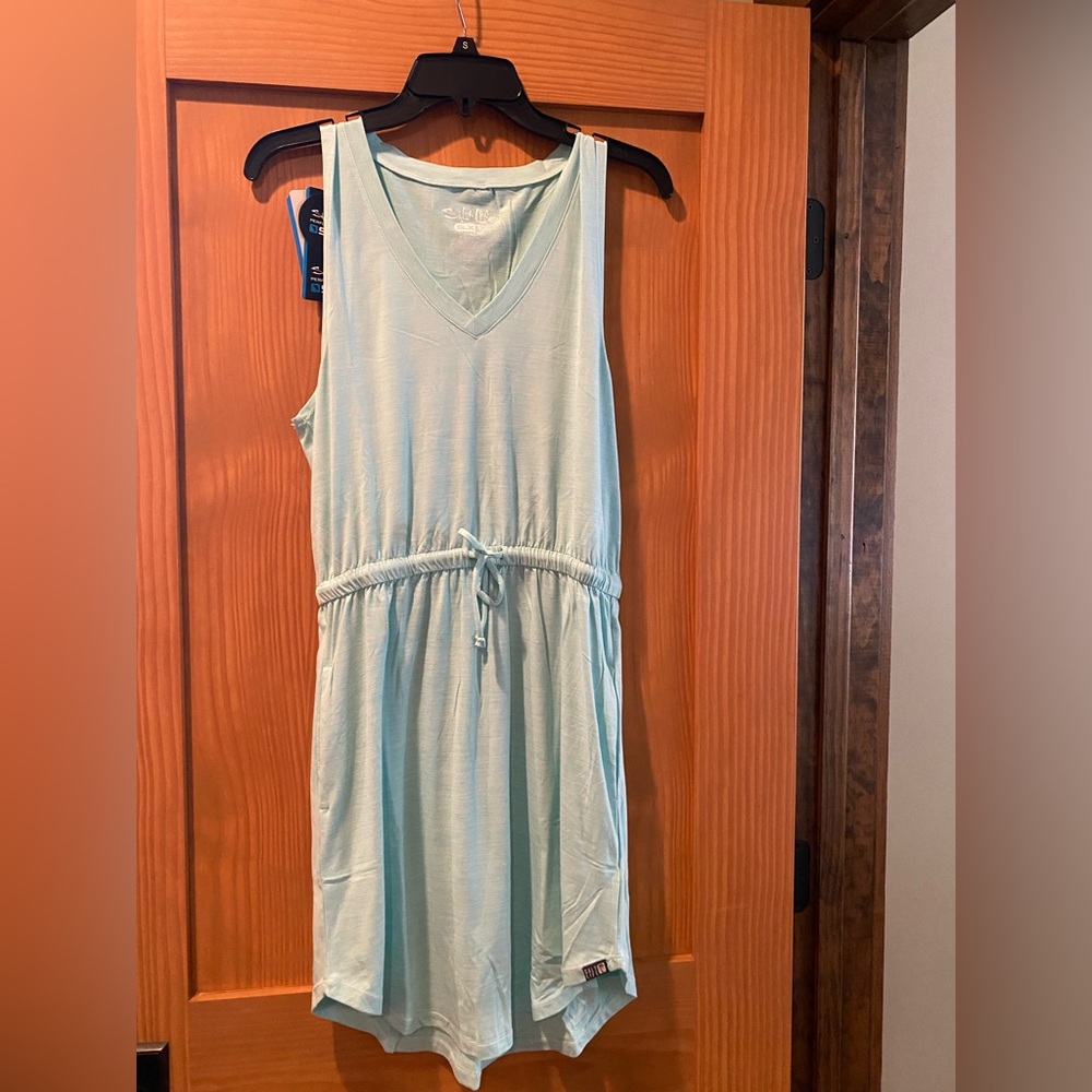 Salt Life Women’s Mint Green V-Neck  SLX Performance Dress NWT